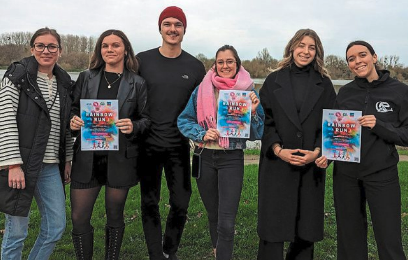 Les étudiants organisent une course multicolore à Nantes